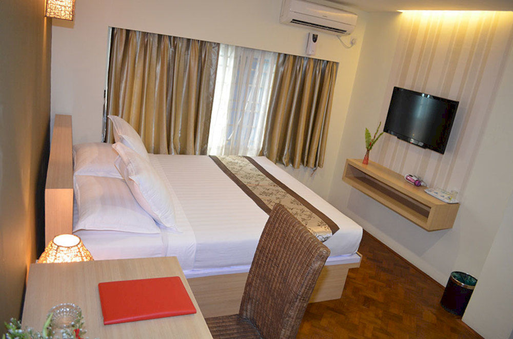 Business Alliance Hotel Yangon Exterior foto
